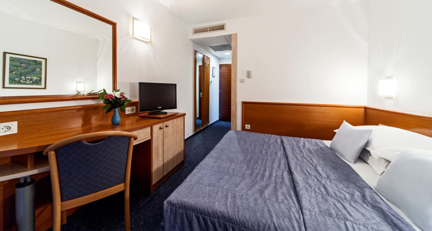 Alga_single_room_sea_balcony_BACK