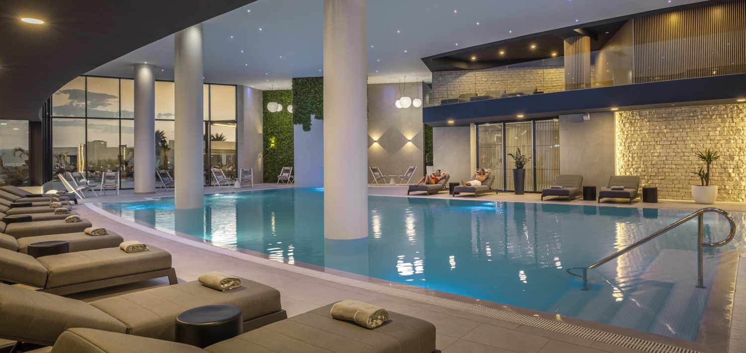 26_Aminess_Khalani_Beach_Hotel_04_Pool_and_Relax_Zone_pool-relax-zone-3