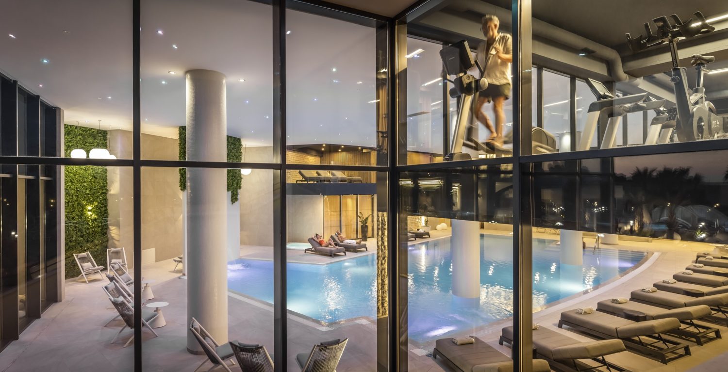 26_Aminess_Khalani_Beach_Hotel_04_Pool_and_Relax_Zone_pool-relax-zone-4