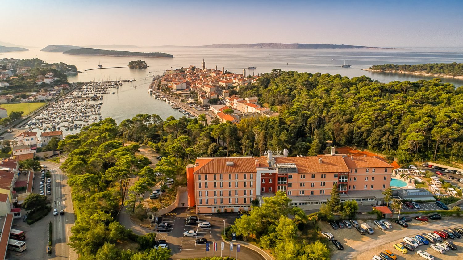 Imperial_Valamar_Collection_Hotel_-_aerial_view_01_1650624332