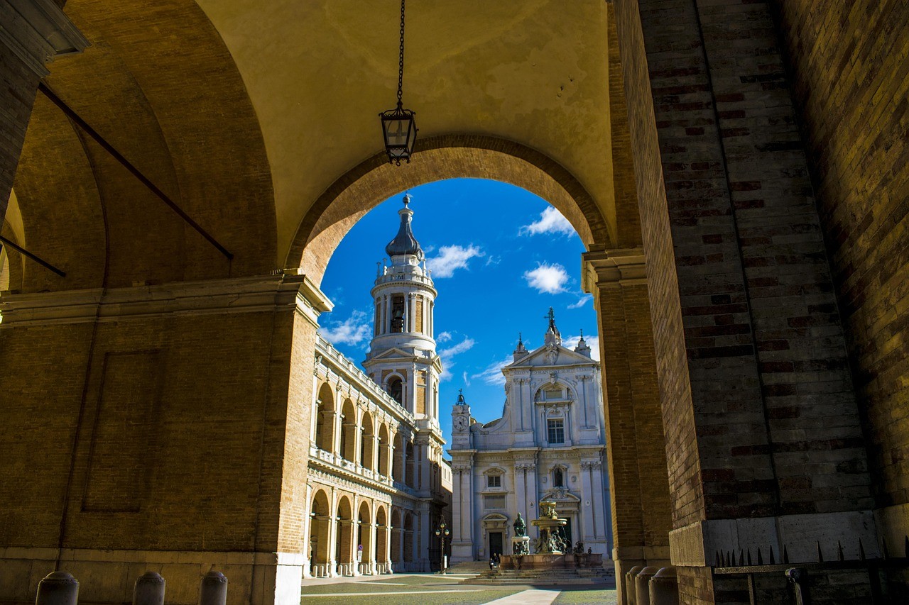 the-basilica-of-loreto-2884628_1280